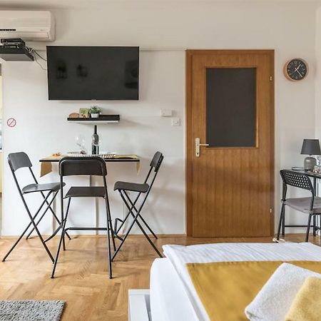 Studio Apartman Comodo Zagreb Exterior photo